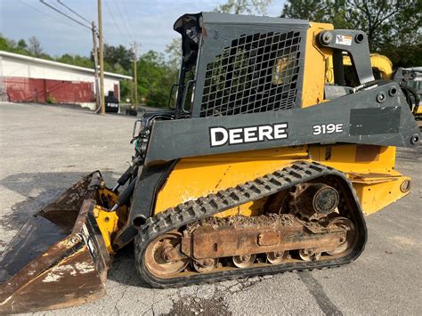 john deere 319e skid steer